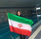 بانوی خوزستانی رکورد شنای با دست بسته به مدت ۱۷۵ دقیقه به نام خود ثبت کرد