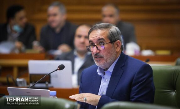 برقی‌سازی ناوگان عمومی اقدام موثری در کاهش آلودگی هواست/ ضرورت همکاری دولت با شهرداری تهران برای فراهم شدن زیرساخت‌ها