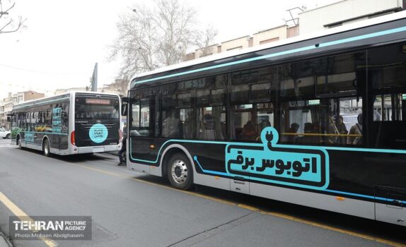 شایعه‌سازان در مورد اتوبوس‌های برقی، سنگ‌اندازهایی هستند که منافعشان به خطر افتاده است