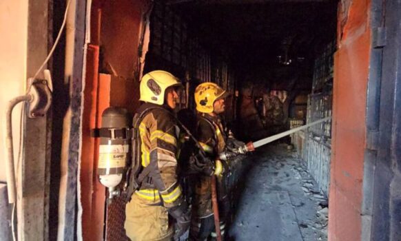 آتش‌سوزی مهیب در کارخانه لبنیات تهران / ۶ ایستگاه آتش‌نشانی به محل اعزام شدند