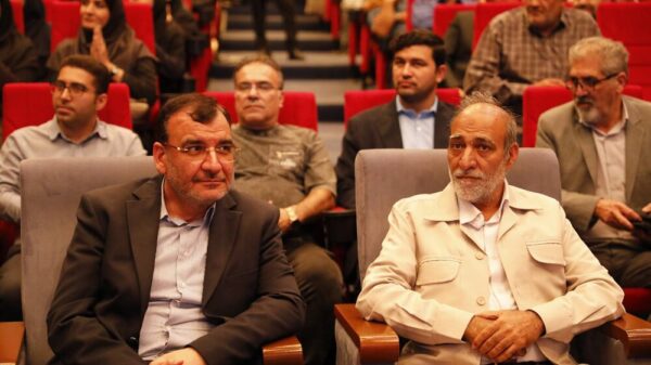 اتحاد و امید آفرینی رمز پیروزی ما خواهد بود/ امسال سال پاسخ به مردم است