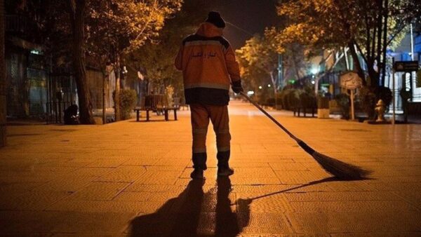 آنان که قبل از شلوغی معابر شهر تلاش صبورانه را هجی میکنند