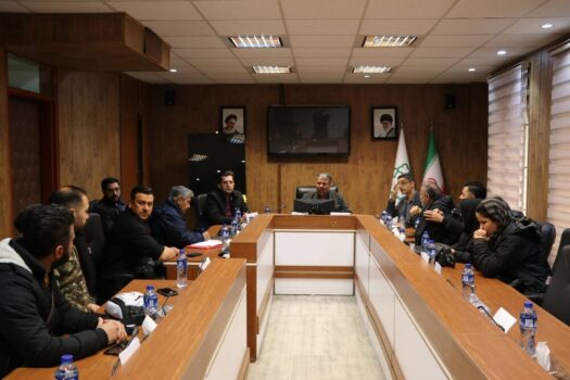 نشست مدیرعامل شرکت ساماندهی صنایع و مشاغل با نمایندگان آسیبدیدگان حادثه آتشسوزی بازار جنت
