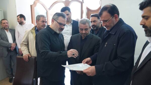 بازدید مدیرعامل صندوق ذخیره کارکنان شهرداری تهران از فرآیند توزیع گواهیهای توکن طرح مسکن بهشت