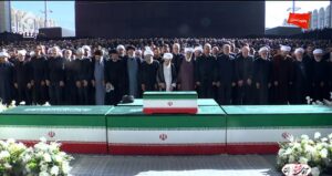 ما عادت نداریم در مصلی باشیم و به شما اقتدا نکرده نماز بخوانیم آقا جان!/ پدر حلالم کن