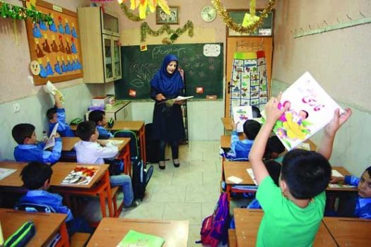 افزایش ۴۰۰ تا ۶۰۰ هزار تومانی حقوق معلمان با اجرای رتبه‌بندی+ جزئیات