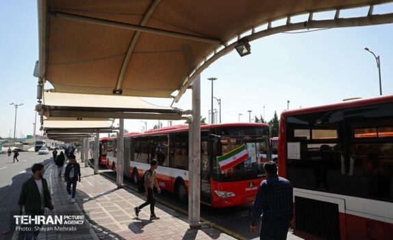 ورود ۵۳ دستگاه اتوبوس دوکابین چینی به گمرک بندرعباس/ اتوبوس‌ها تا یک ماه آینده وارد تهران می‌شوند