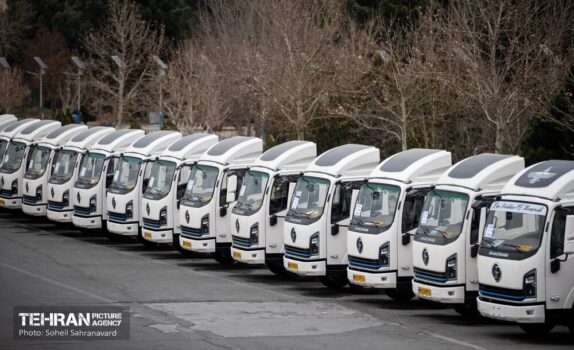 حذف حضور کارگران/ خودروهای مکانیزه دو طرفه به بزرگراه‌های تهران می‌آیند