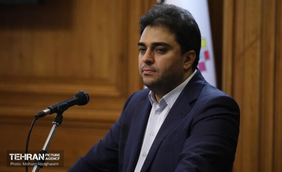 رسانه‌ها امانت‌داری و حق مطلب را ادا کنند/ رییس کمیسیون شورا از تحریف گفته‌هایش درباره اتوبوس برقی‌ها گلایه داشت