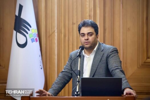 همه باید برای ترخیص سریع اتوبوس‌های برقی از گمرک تلاش کنند/ ورود اولین رام قطار ملی همزمان با پنجاه‌سالگی مترو