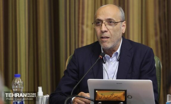 شهرداری تهران مشکل نقدینگی برای تأمین اتوبوس‌ ندارد/ واردات اتوبوس‌های دوکابین به پایتخت در سال ۱۴۰۴