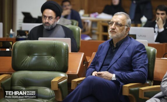 تمدید دوره فعالیت شهردار پایتخت تا خرداد ۱۴۰۵ طبق قانون