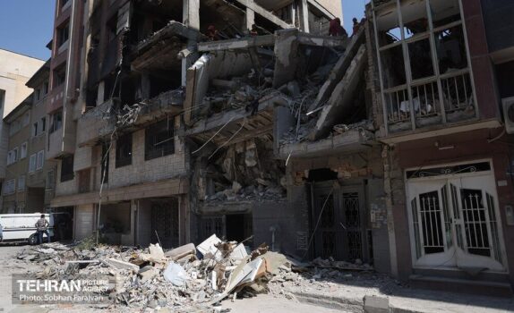 بررسی پیشنهادات در زمینه خدمات‌رسانی به شهروندان توسط شهرداری در شرایط بحرانی ناشی از وضعیت اضطراری و وقوع جنگ