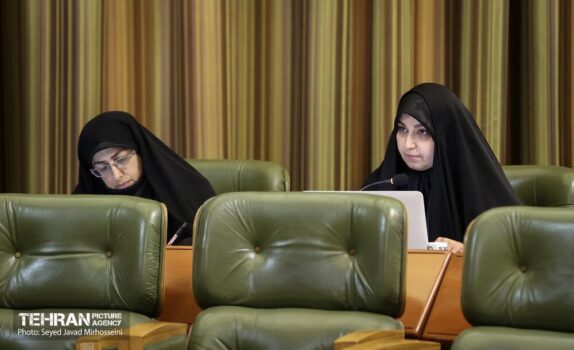 لزوم بررسی‌های حقوقی و اخذ مجوزهای قانونی برای تهاتر یا واگذاری مجموعه ورزشی یادگار امام (ره) به وزارت گردشگری و میراث فرهنگی