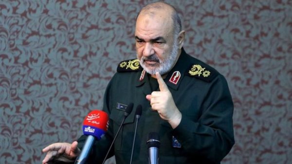 خط و نشان فرمانده سپاه در مجلس برای دشمنان/ اظهارات نمایندهای درباره جنگ داخلی
