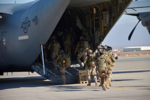 نیویورک تایمز: آمریکا برای مقابله با «تهدید ایران»، ۱۲۰ هزار نظامی جدید به خاورمیانه اعزام می‌کند